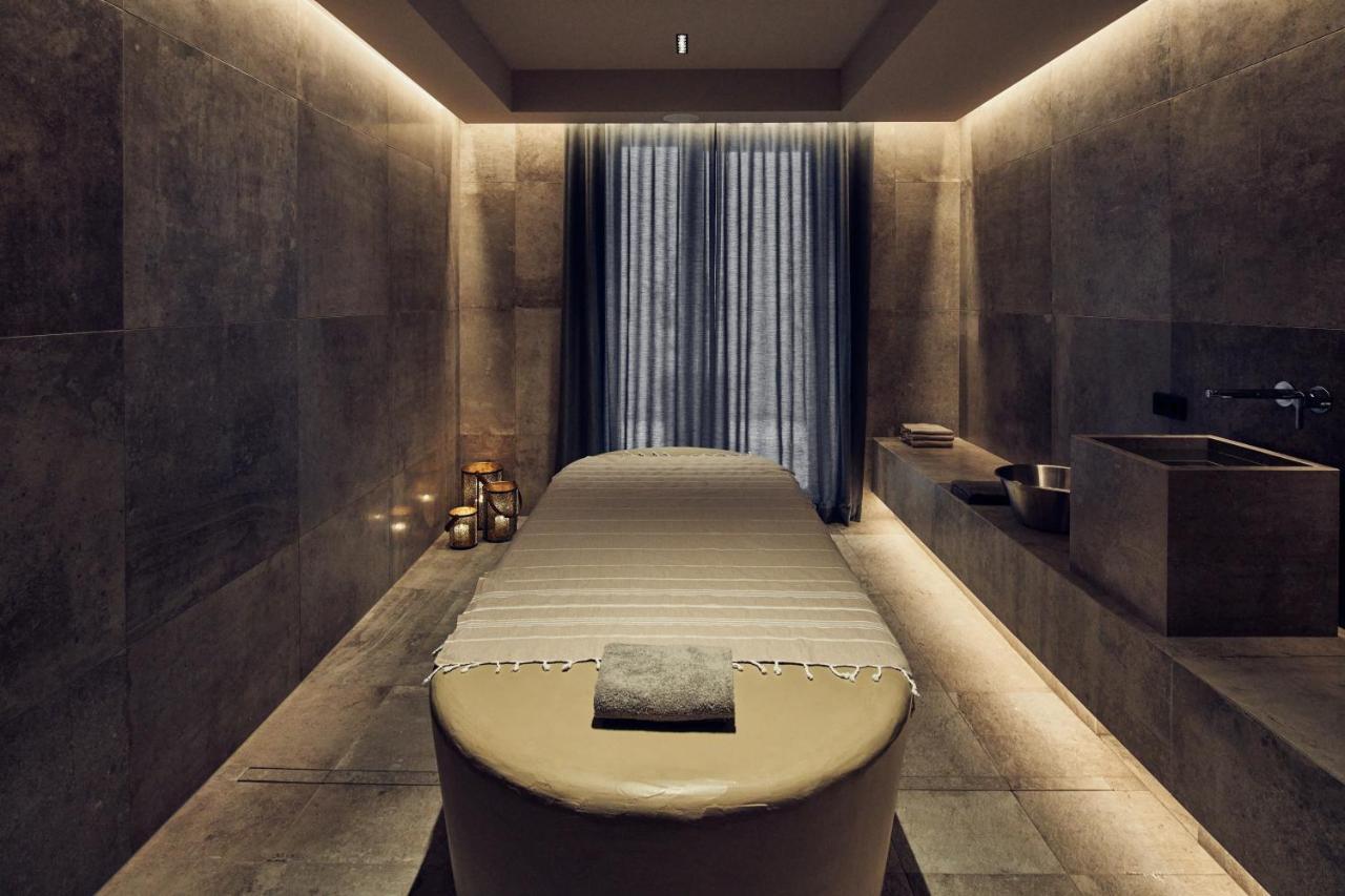 Falkensteiner Hotel Kronplatz - The Leading Hotels Of The World (Adults Only) Рисконе Экстерьер фото Spa treatment room