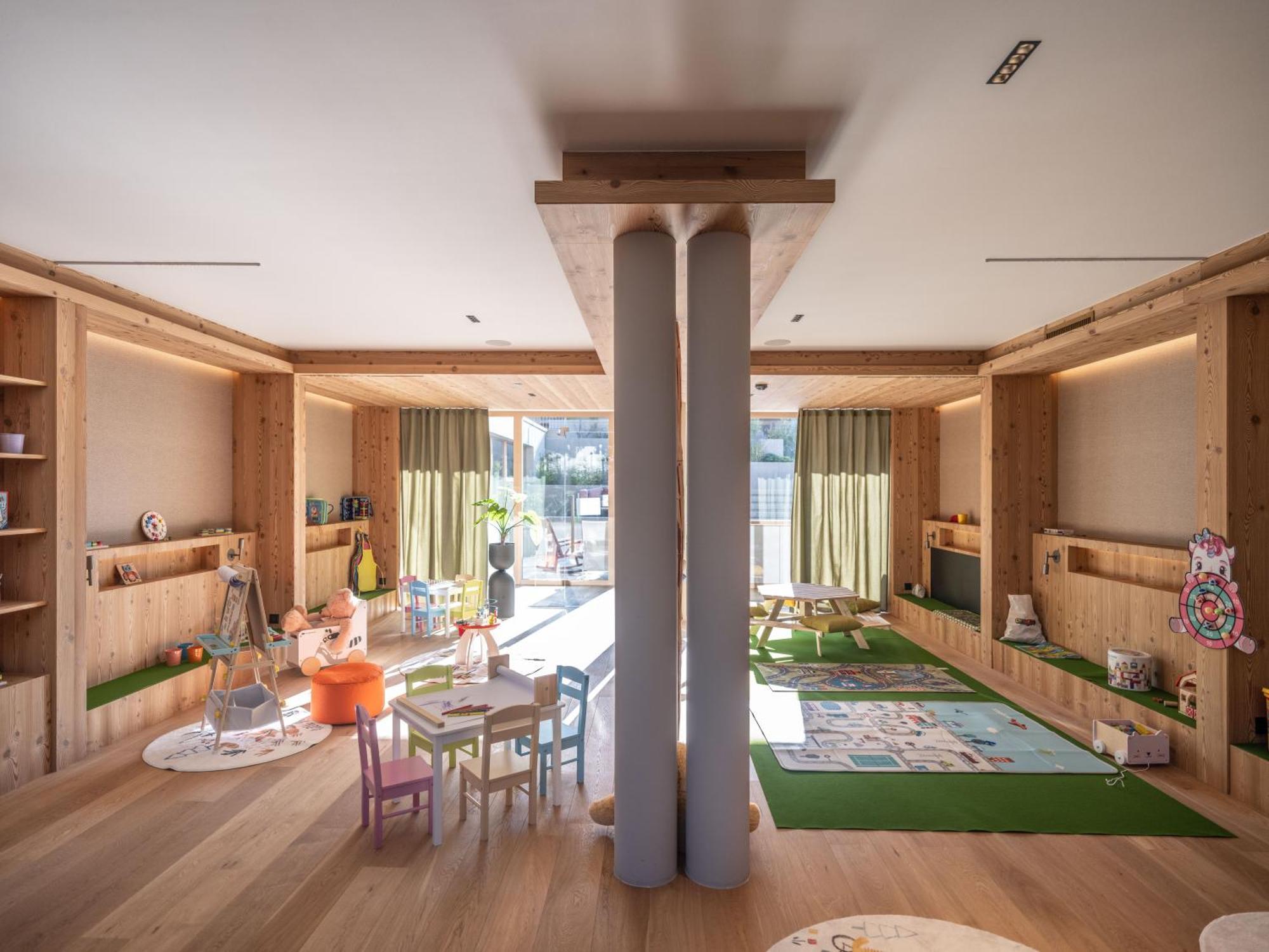 Falkensteiner Hotel Kronplatz - The Leading Hotels Of The World (Adults Only) Рисконе Экстерьер фото The nursery