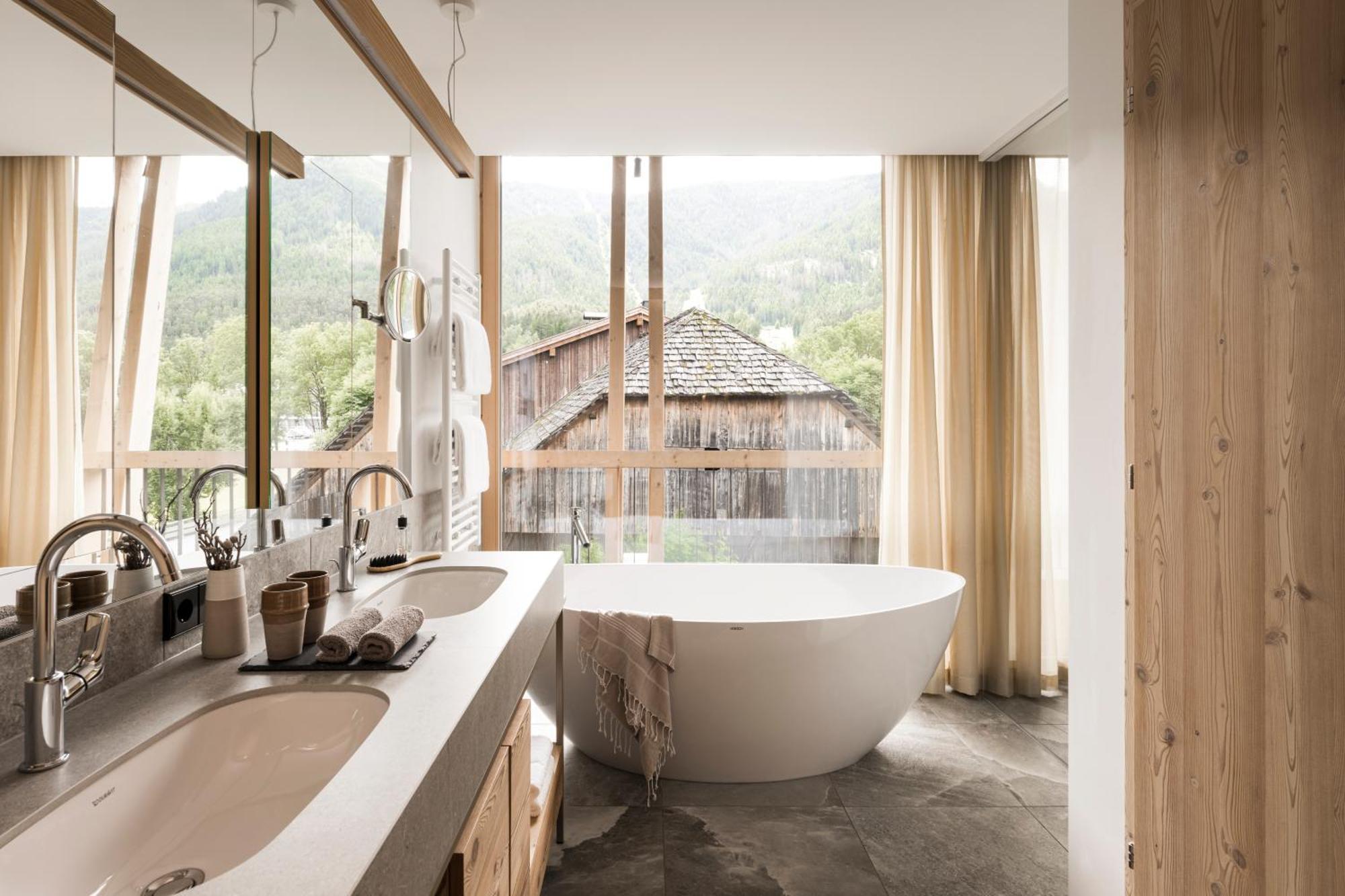 Falkensteiner Hotel Kronplatz - The Leading Hotels Of The World (Adults Only) Рисконе Экстерьер фото Bathroom
