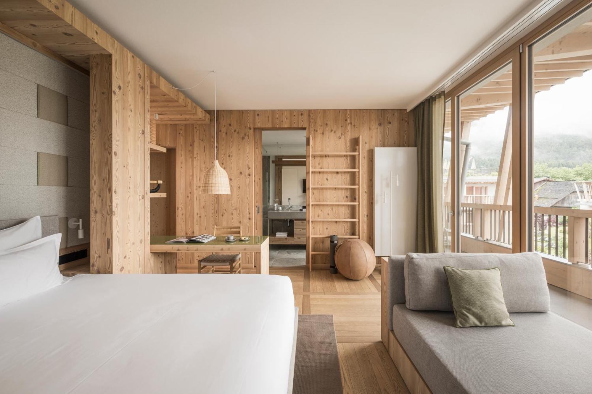 Falkensteiner Hotel Kronplatz - The Leading Hotels Of The World (Adults Only) Рисконе Номер фото A room at the 7132 Summit